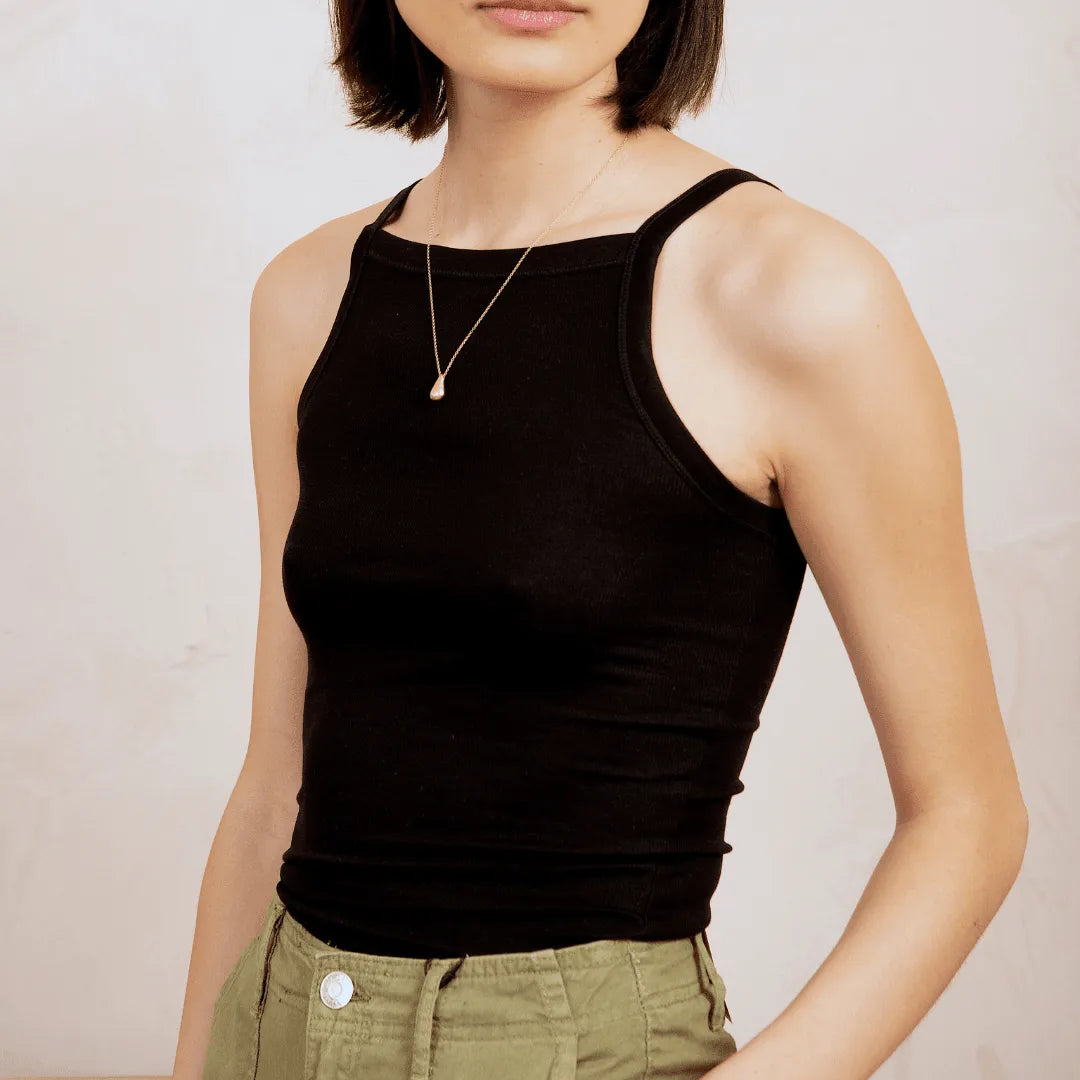 The Ultimate Guide to Women's Tank Tops: Styles and Fabrics