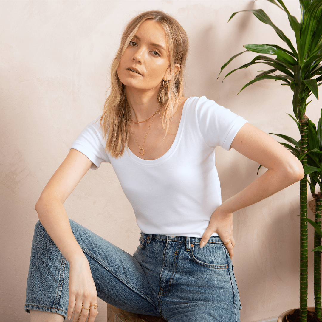 The Essential White Womens t-shirt: How To Find The Right Fit